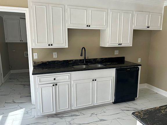 5th image of 108 Ashwood Dr