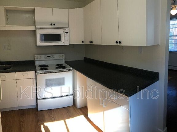 3rd image of 312 S Wayne St #2