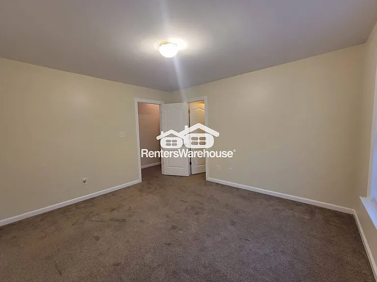 1025 Rowanshyre Cir — Photo 29