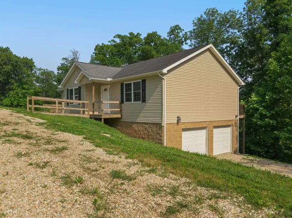 100 Oak Ridge Ln, Huntington, WV 25704
