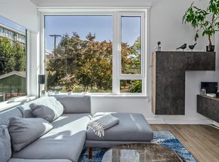 487 W 26th Ave, Vancouver, BC V5Y 2J5