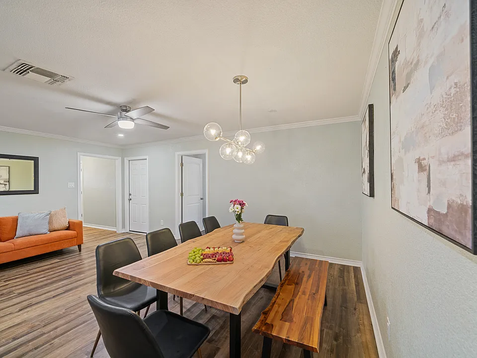 2411 29th Ave N