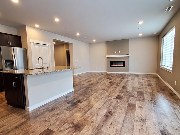 2nd image of 20912 79th St E