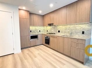 626 Claremont St #1A, Coquitlam, BC V3J 3T4