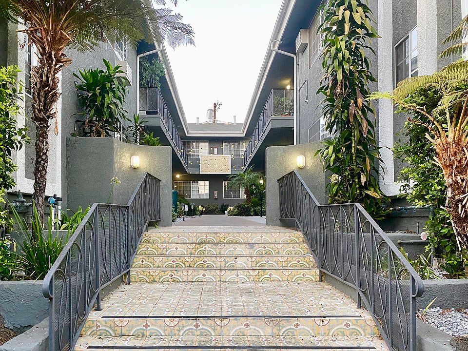 2nd image of 6021 Carlton Way APT 25