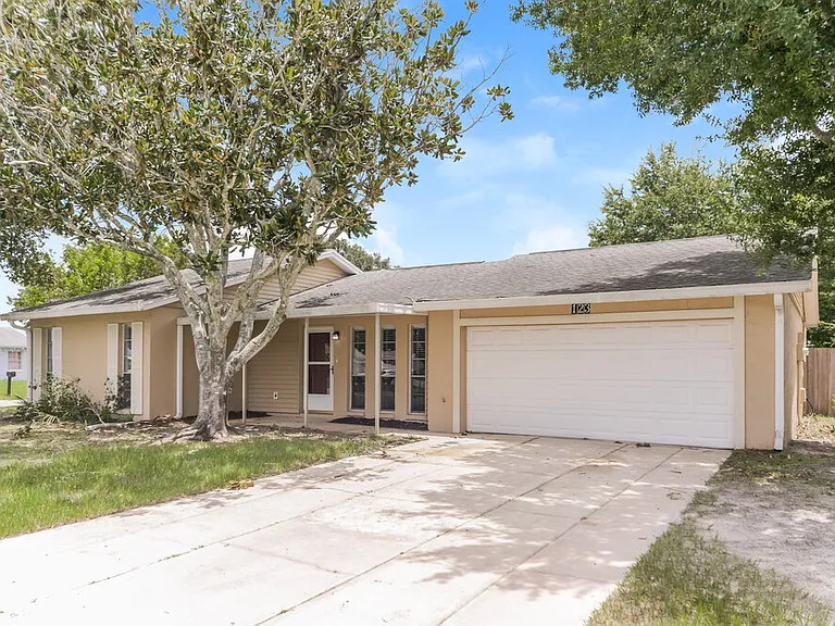 123 Hidalgo Ave — Photo 3