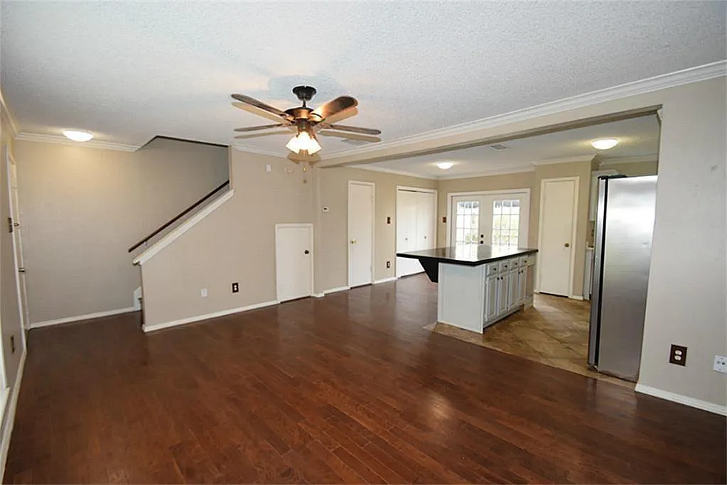 2 bed, 1.5 bath, 1176 sqft, $1,480 — Photo 4