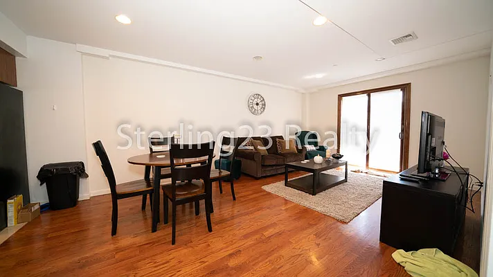 Rented by Sterling Realty Solution Inc | media 10