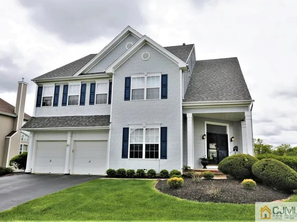 17 Dogwood Dr, Plainsboro, NJ 08536