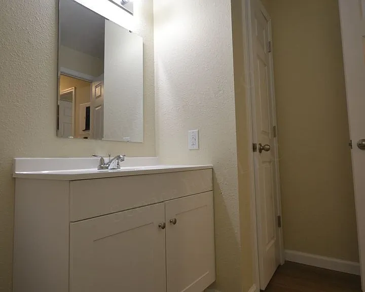 616 Evergreen St — Photo 10
