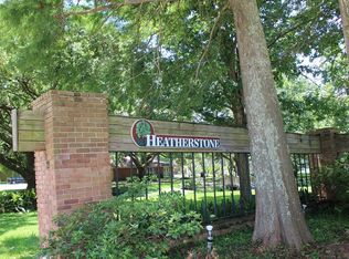 5437 Heatherstone Dr, Baton Rouge, LA 70820