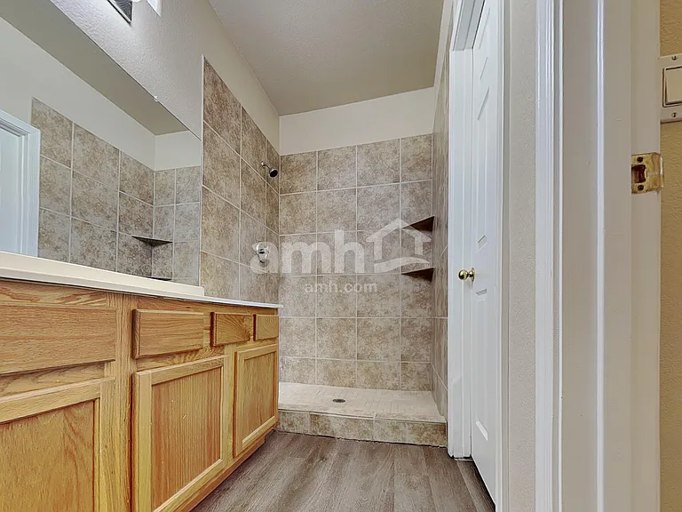 3506 N 130th Ave — Photo 13
