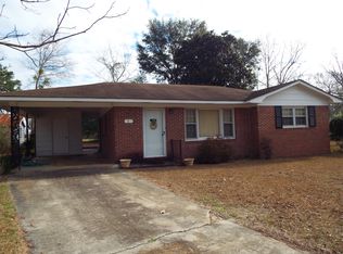 7 S 3rd St, Glenwood, GA 30428