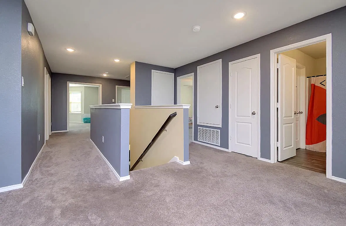 5 bed, 3.5 bath, 3963 sqft, $3,500 — Photo 4