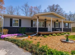 320 Vest Rd, Henryville, IN 47126