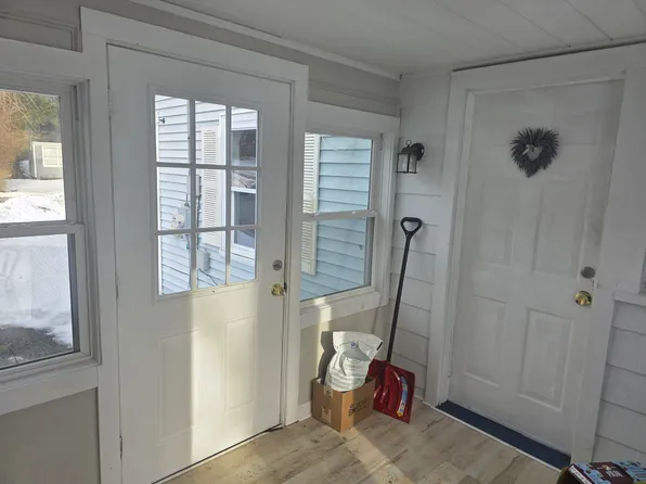 181 Fairview Ave, Auburn, ME 04210