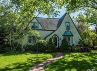 317 Lakeview Ave E, Brightwaters, NY 11718