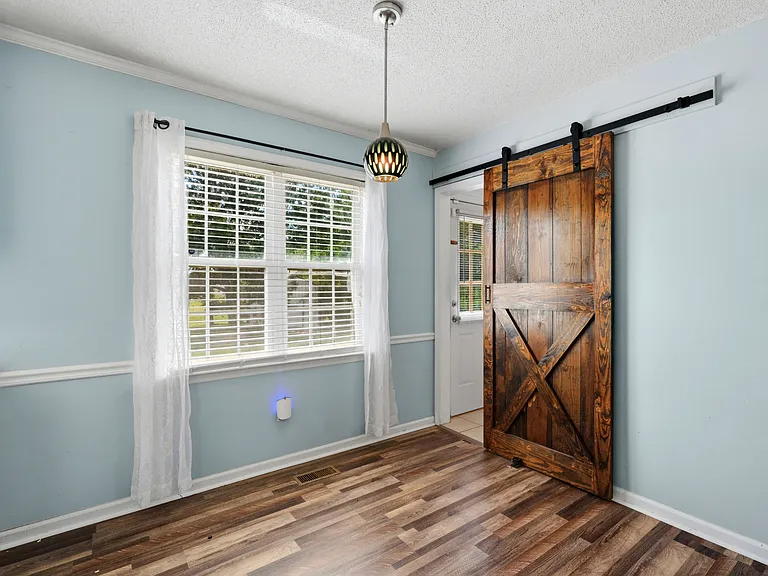 105 Twin Creeks Dr — Photo 11