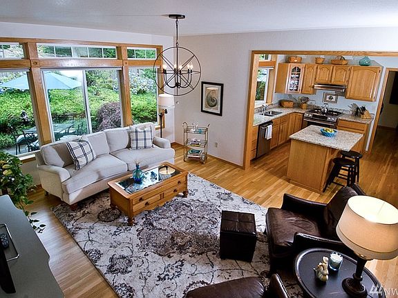 3rd image of 1819 Zephyr Ln NW