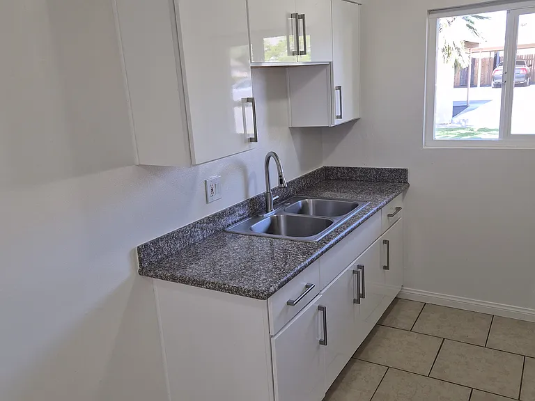 317 W Park Ave #105 — Photo 6