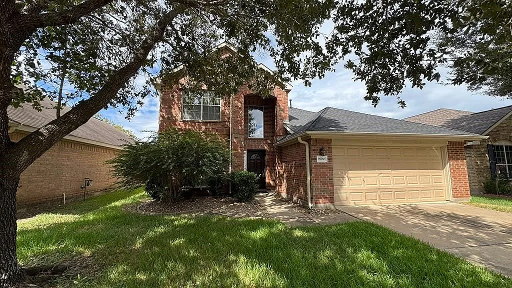 4 bed, 2.5 bath, 2149 sqft, $2,800 — Photo 1