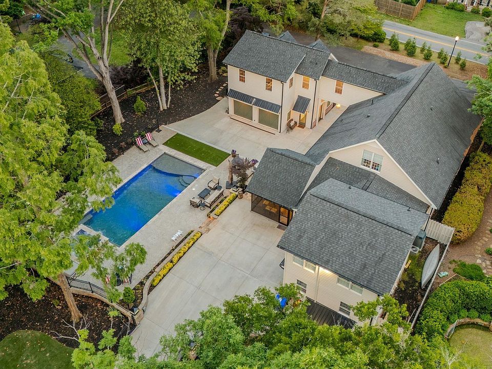1st image of 408 W Faris Rd