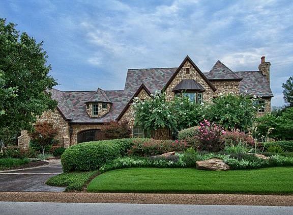4th image of 1700 Wisteria Way