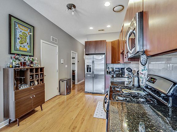 4th image of 1042 N Orleans St APT 2