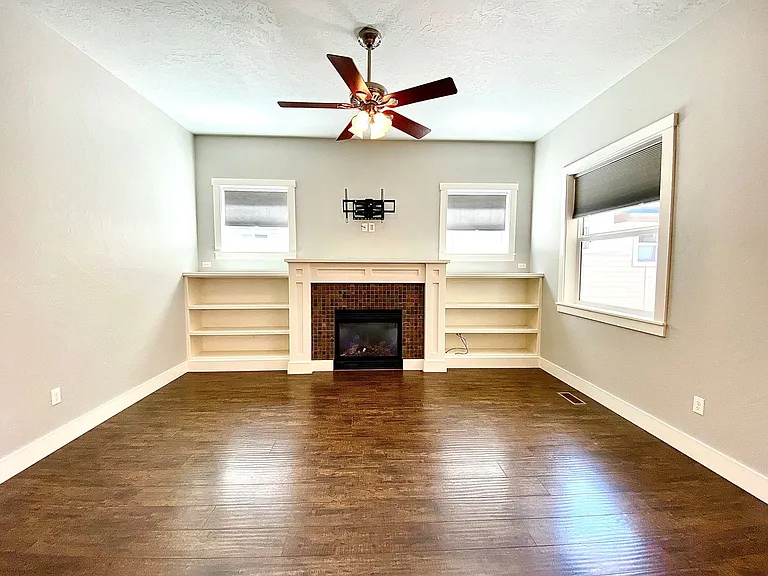 481 W Peck St — Photo 19