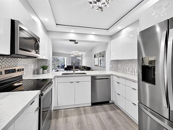 4th image of 7429 Granville Dr #201