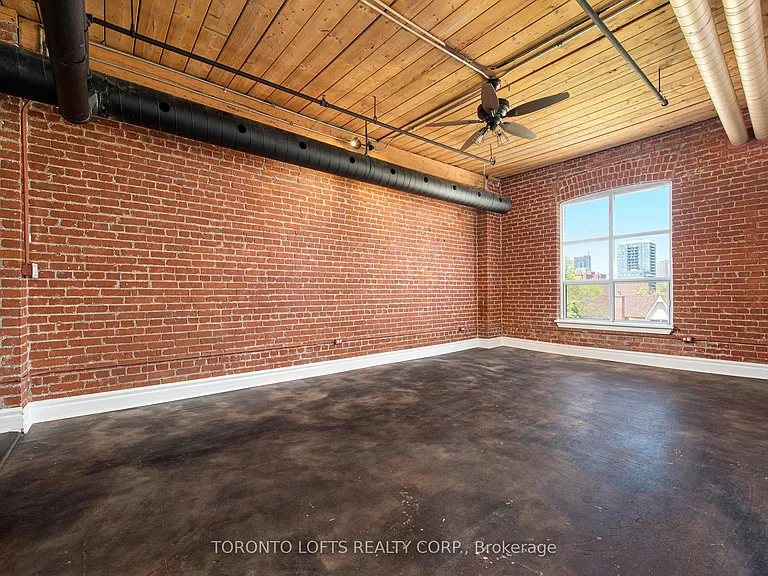 426 Queen St E #405 — Photo 5