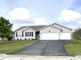 15566 Stonecrest Rd, South Beloit, IL 61080