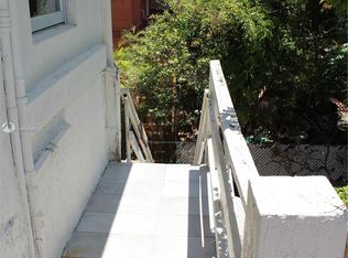 876 SW 2nd St #U, Miami, FL 33130