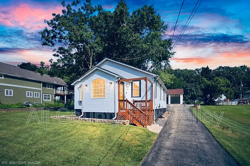 3 bed, 3.0 bath, 1280 sqft, $2,950 — Photo 3