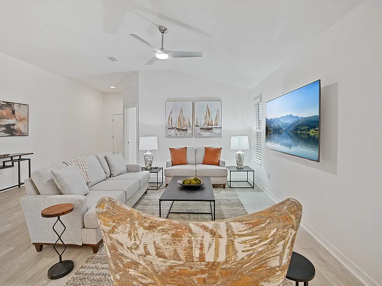 7661 Rutherford Ln — Photo 7