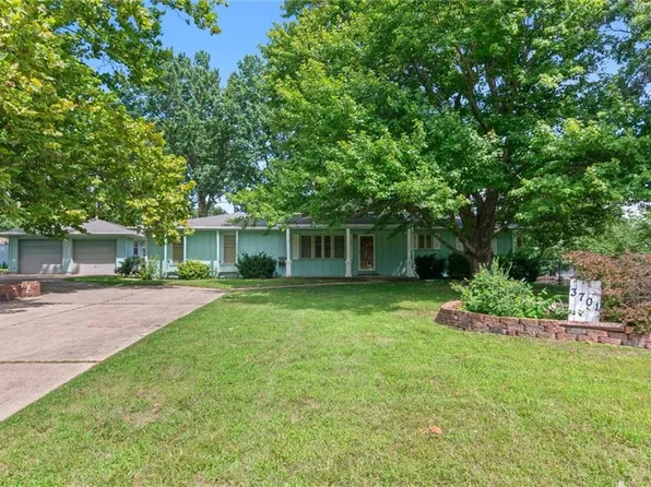 3701 N 155th St, Basehor, KS 66007