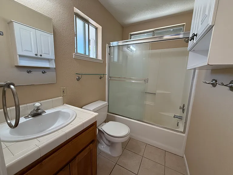 458 Islay St #A — Photo 5