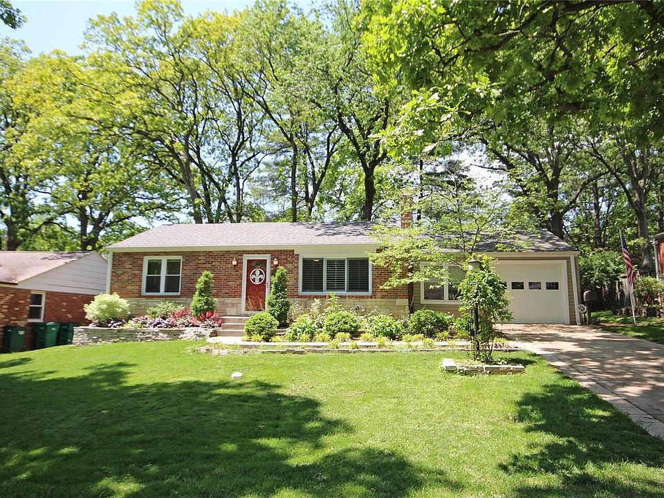 Beautifully landscaped yard in quiet Webster subdivision.