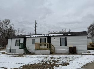 23 Pleasant Ln, Freeport, IL