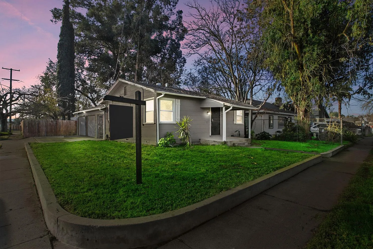 2404 W Acacia St photo 1