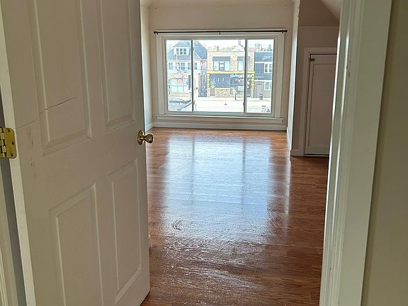 4th image of 3045 Trowbridge Ave #M5