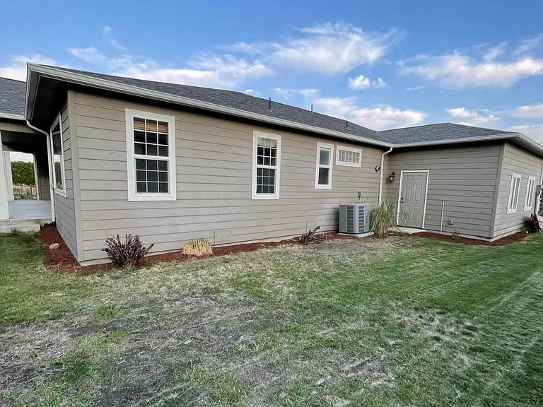 5805 Englewood Ave — Photo 24