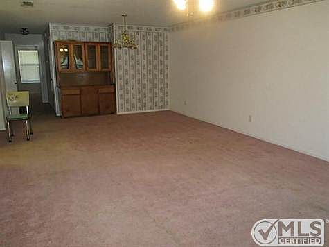 3rd image of 124 Rose Ln