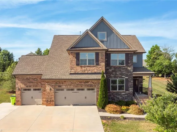 8104 Ridgeback Ct, Stokesdale, NC 27357