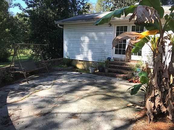 2nd image of 2404 Meadowbrook Dr