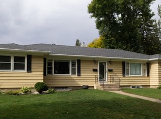 917 16th St S, Moorhead, MN 56560