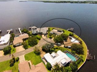 5215 Arlington Rd, Palmetto, FL 34221