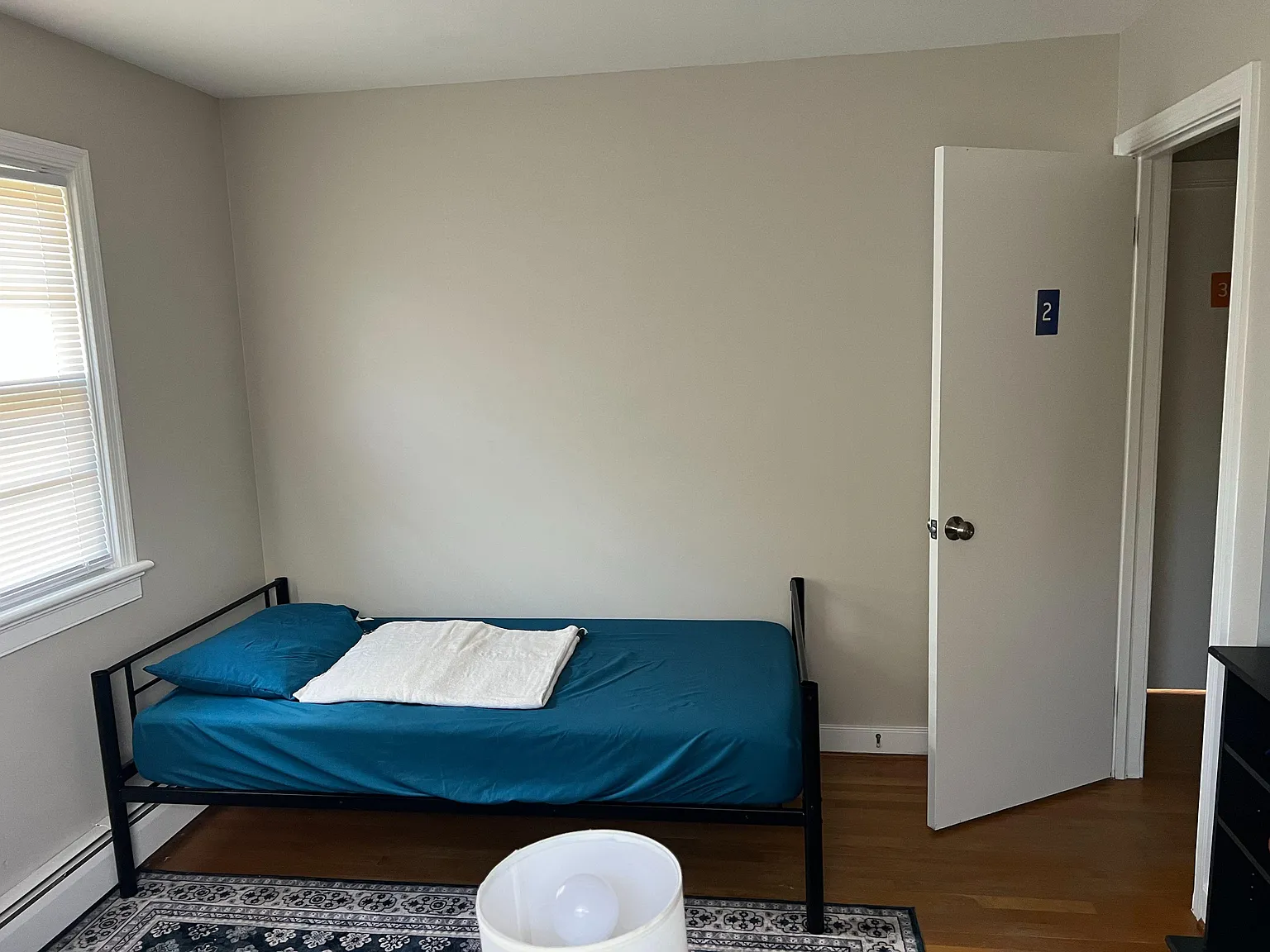 3 bed, 2.0 bath, 2000 sqft, $979 — Photo 2