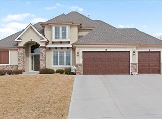 15522 Spruce St, Basehor, KS 66007