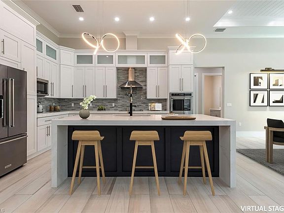 5th image of 662 9th ST SW